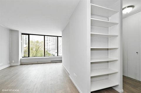 Tiny photo for 5455 N Sheridan Road #509, Chicago, IL 60640 (MLS # 12605813)