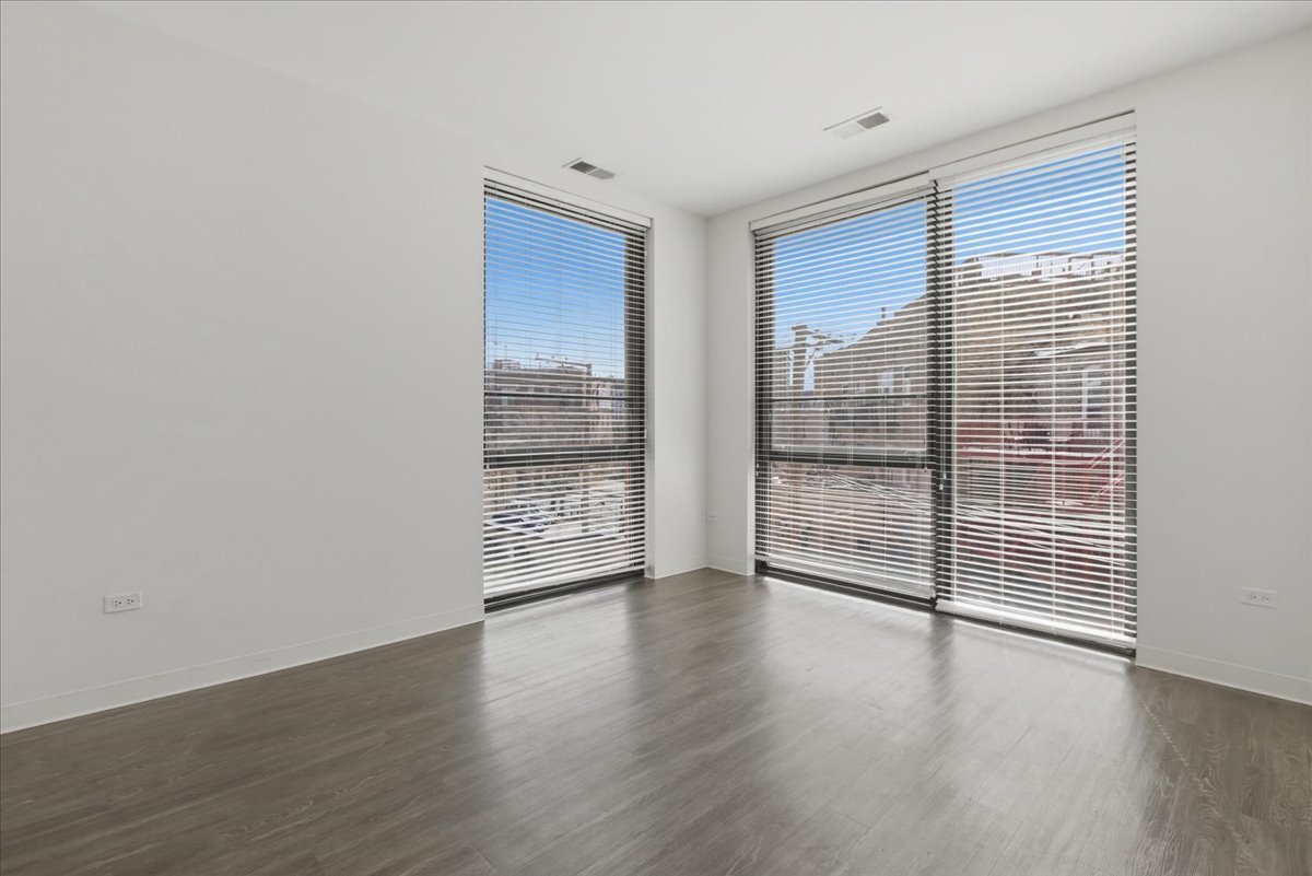 830 N Milwaukee Avenue 212