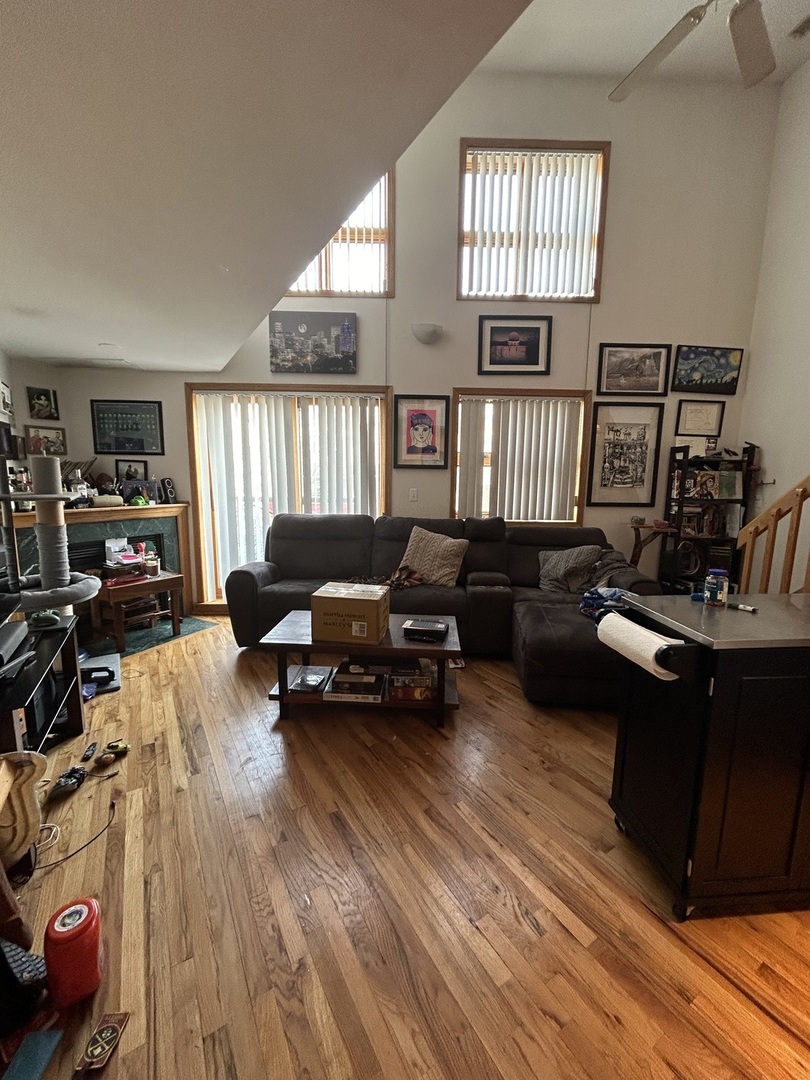 865 W Buckingham Place 204