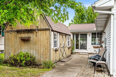 Tiny photo for 2905 Scarborough Street, Bloomington, IL 61705 (MLS # 12487420)