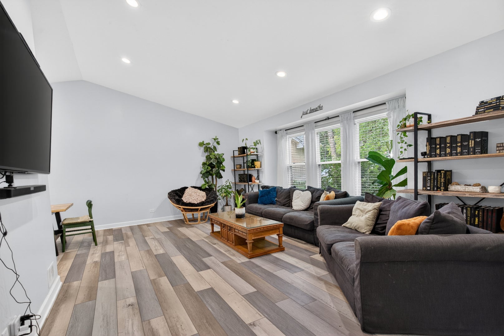 1389 Valayna Drive