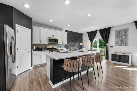 Tiny photo for 1052 Moraine Drive, South Elgin, IL 60177 (MLS # 12488979)