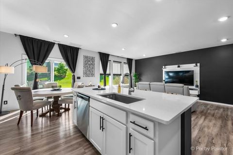 Tiny photo for 1052 Moraine Drive, South Elgin, IL 60177 (MLS # 12488979)