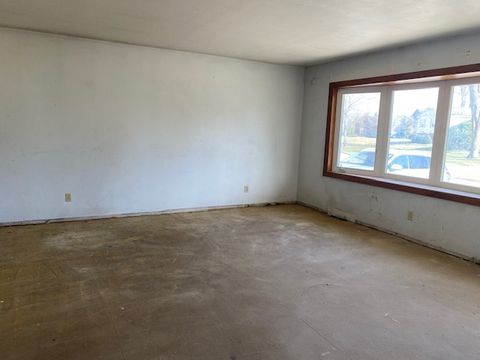 Tiny photo for 2135 13th Street, Peru, IL 61354 (MLS # 12600263)