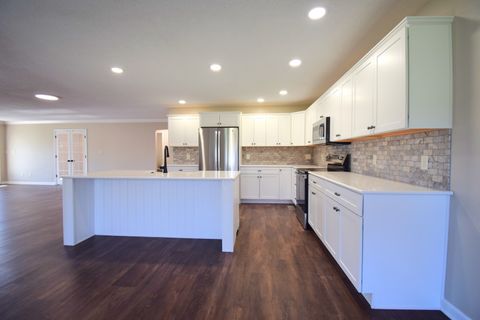 Tiny photo for 1024 Mulligan Drive #1024, Mt Vernon, IL 62864 (MLS # 12596417)