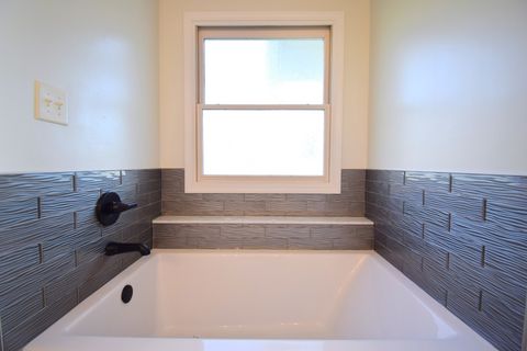 Tiny photo for 1024 Mulligan Drive #1024, Mt Vernon, IL 62864 (MLS # 12596417)