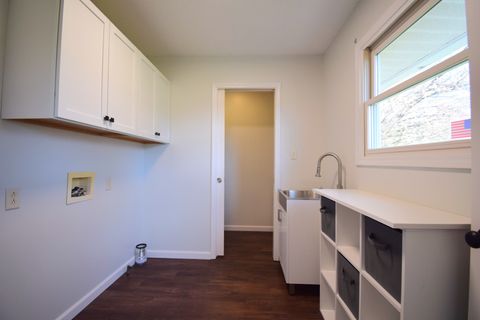 Tiny photo for 1024 Mulligan Drive #1024, Mt Vernon, IL 62864 (MLS # 12596417)