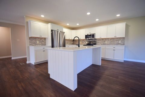 Tiny photo for 1024 Mulligan Drive #1024, Mt Vernon, IL 62864 (MLS # 12596417)