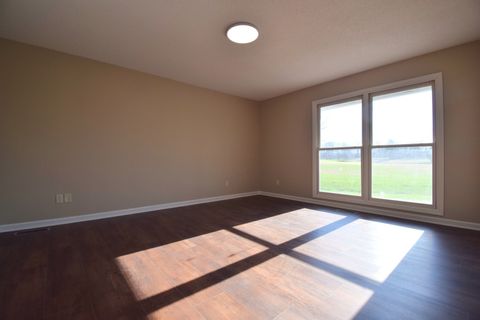 Tiny photo for 1024 Mulligan Drive #1024, Mt Vernon, IL 62864 (MLS # 12596417)