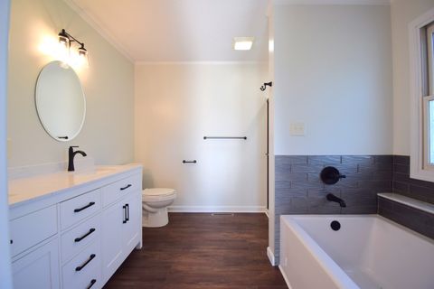 Tiny photo for 1024 Mulligan Drive #1024, Mt Vernon, IL 62864 (MLS # 12596417)