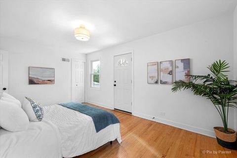 Tiny photo for 6322 N Monticello Avenue, Chicago, IL 60659 (MLS # 12536846)