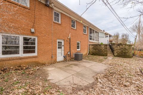 Tiny photo for 3103 15 Street A, Moline, IL 61265 (MLS # 12608743)