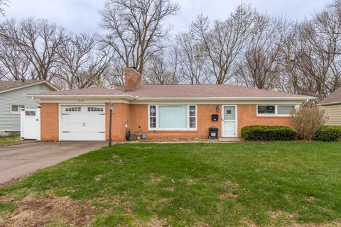 Photo of 3103 15 Street A, Moline, IL 61265 (MLS # 12608743)