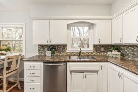 Tiny photo for 3103 15 Street A, Moline, IL 61265 (MLS # 12608743)