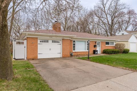 Tiny photo for 3103 15 Street A, Moline, IL 61265 (MLS # 12608743)