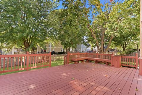 Tiny photo for 223 Litchfield Court, Grayslake, IL 60030 (MLS # 12458212)