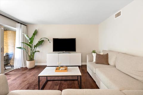 Tiny photo for 6959 N Ridge Boulevard #1D, Chicago, IL 60645 (MLS # 12718577)