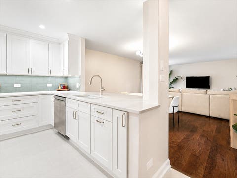 Tiny photo for 6959 N Ridge Boulevard #1D, Chicago, IL 60645 (MLS # 12718577)
