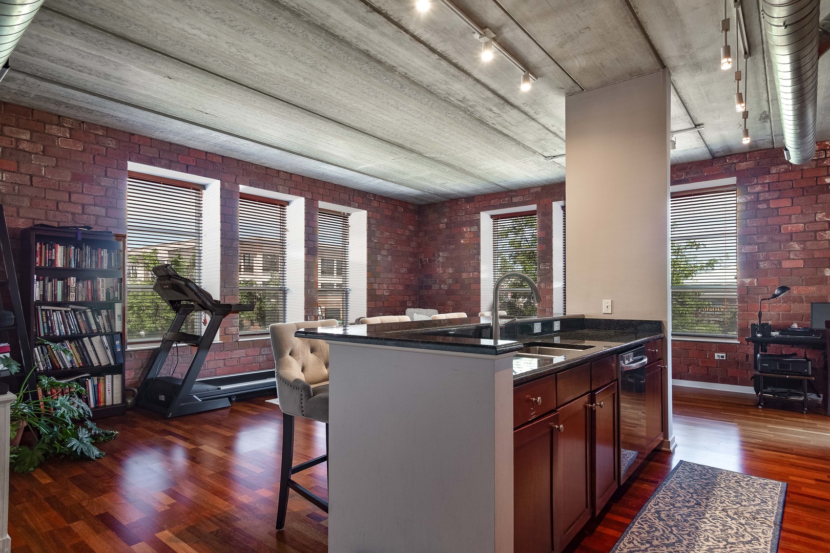 647 Metropolitan Way 214
