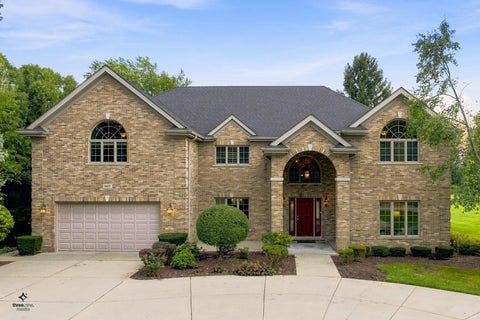 Tiny photo for 1403 W Wigwam Trail, Mount Prospect, IL 60056 (MLS # 12753174)