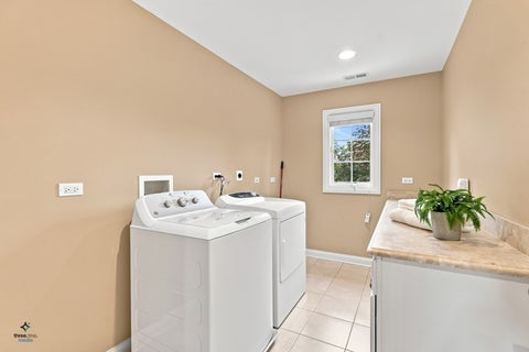 Tiny photo for 1403 W Wigwam Trail, Mount Prospect, IL 60056 (MLS # 12753174)