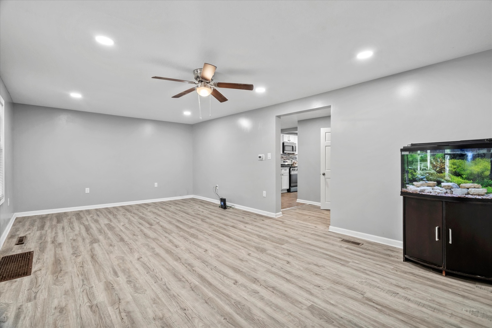 752 N 9TH Avenue