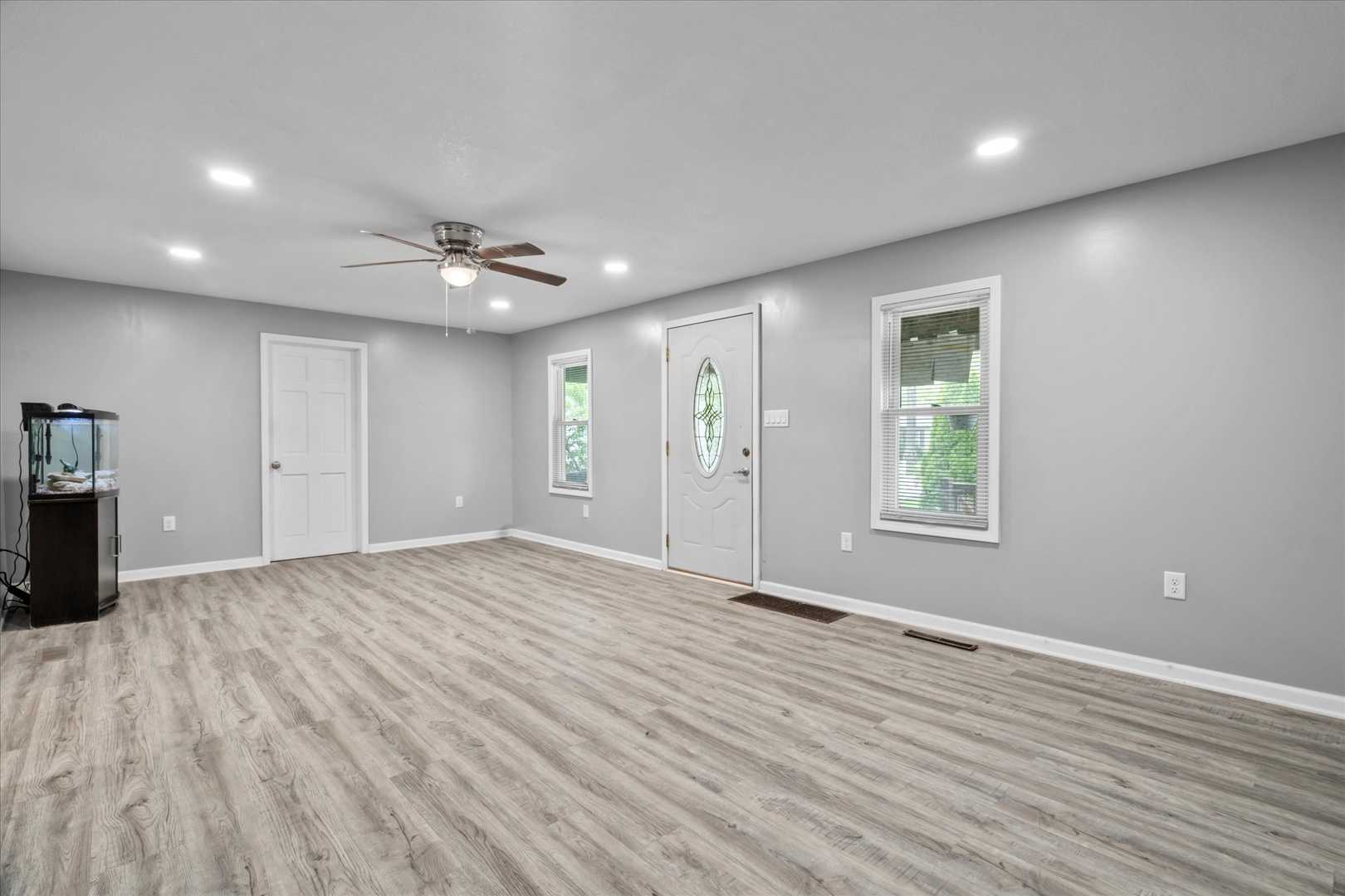 752 N 9TH Avenue