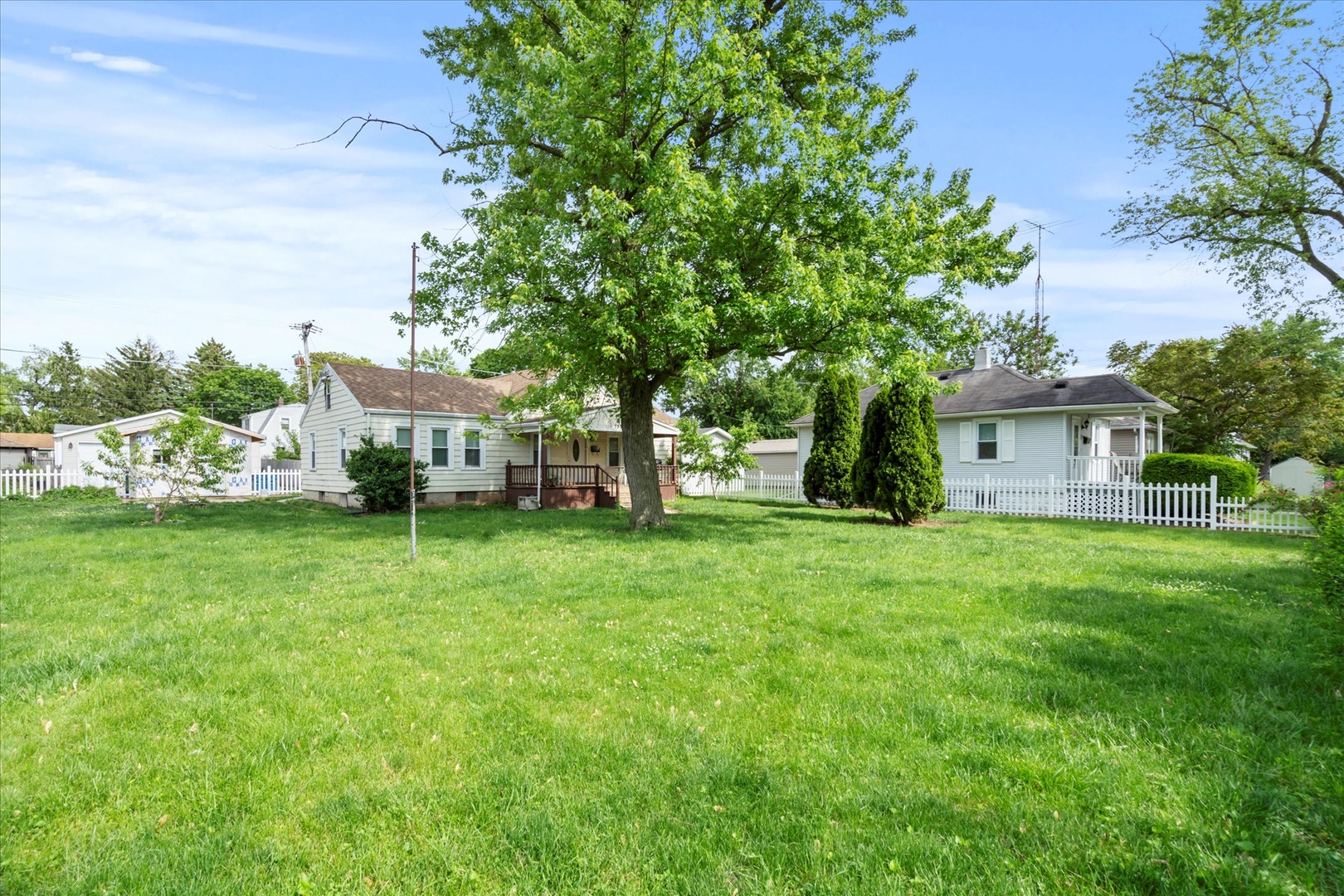 752 N 9TH Avenue