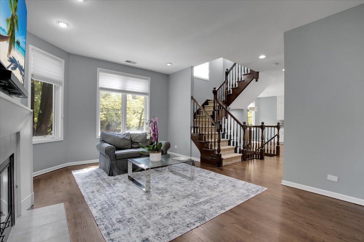 1351 W Altgeld Street 3A