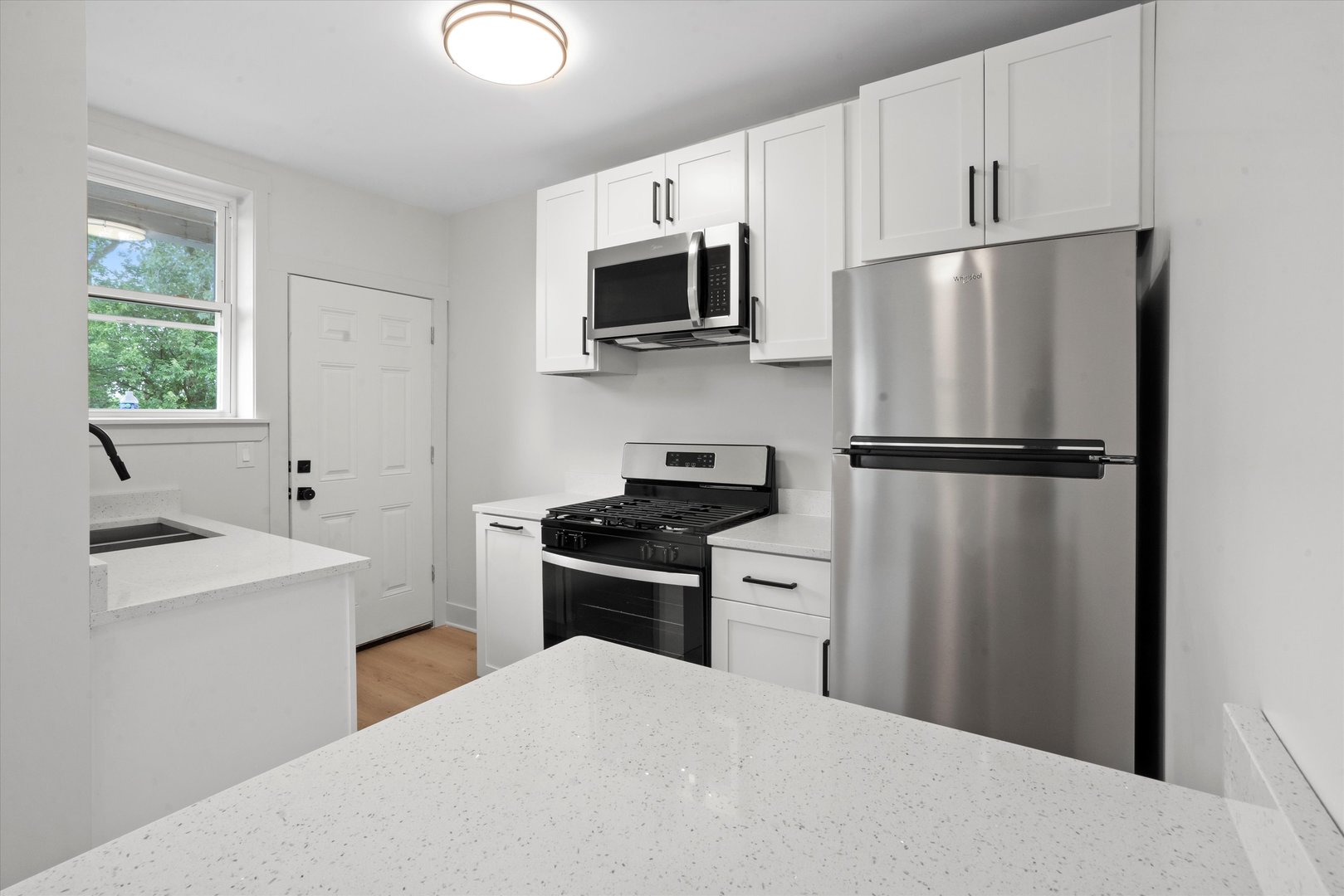 3035 W Rosemont Avenue 1