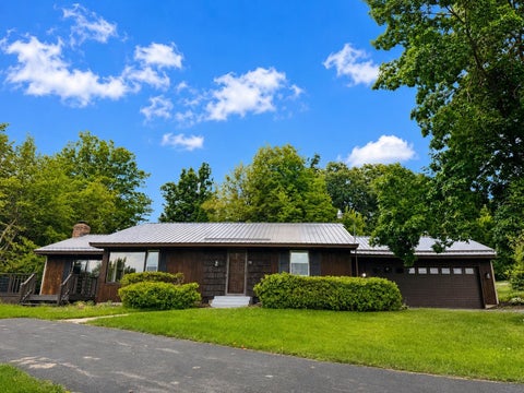 Photo of 576 Timber Hills Drive, Freeport, IL 61032 (MLS # 12752209)