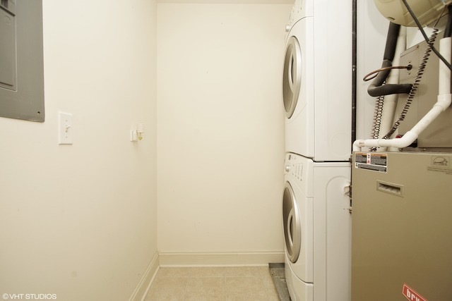 Des Plaines, Illinois 60016, United States, 2 Bedrooms Bedrooms, ,2 BathroomsBathrooms,Residential,Active,226233