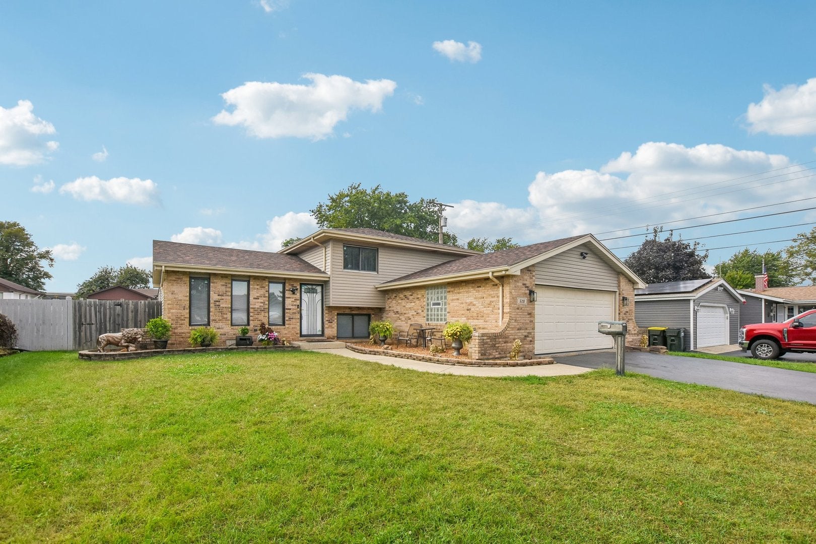 520 N Kinzie Place