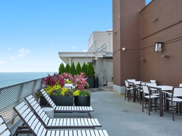 Chicago, Illinois 60611, United States, 2 Bedrooms Bedrooms, ,2 BathroomsBathrooms,Residential,Active,254824