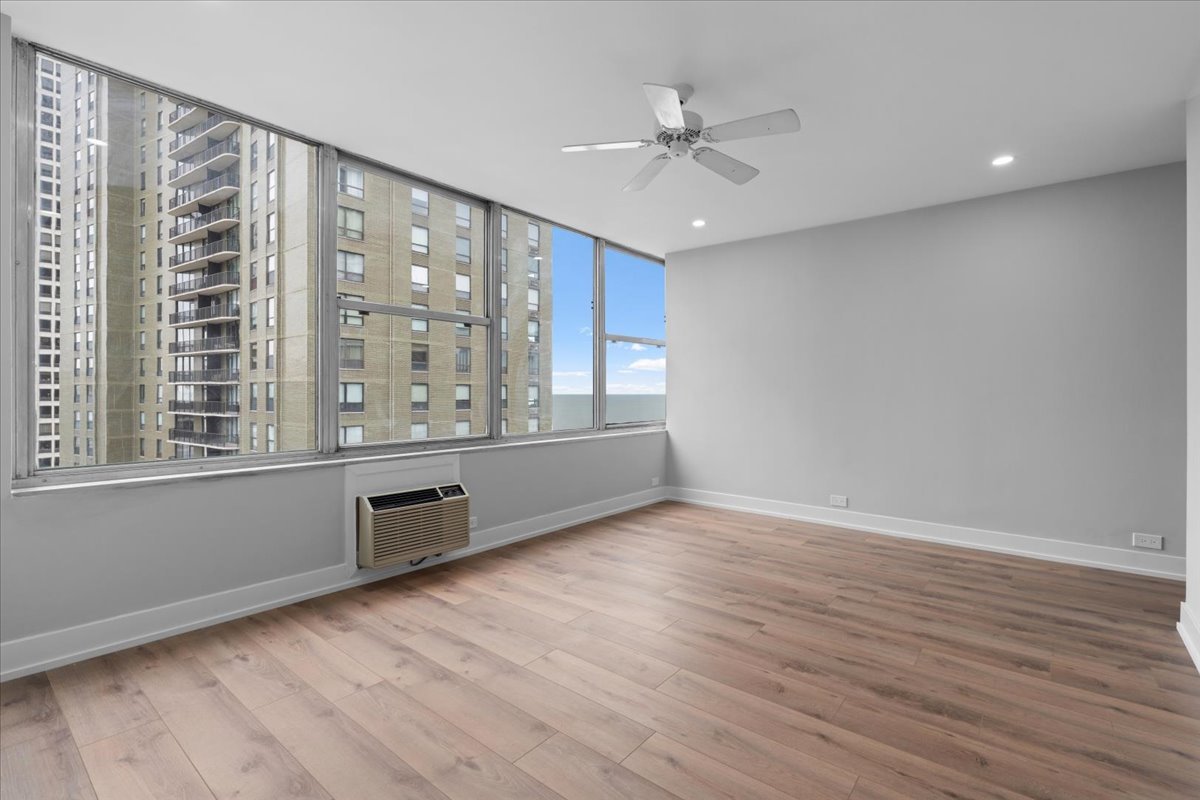 Chicago, Illinois 60611, United States, 2 Bedrooms Bedrooms, ,2 BathroomsBathrooms,Residential,Active,254824