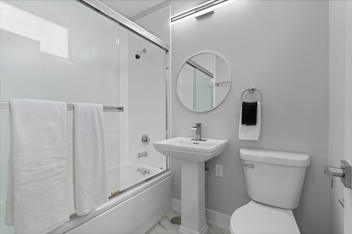 Chicago, Illinois 60611, United States, 2 Bedrooms Bedrooms, ,2 BathroomsBathrooms,Residential,Active,254824