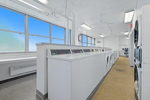 Chicago, Illinois 60611, United States, 2 Bedrooms Bedrooms, ,2 BathroomsBathrooms,Residential,Active,254824