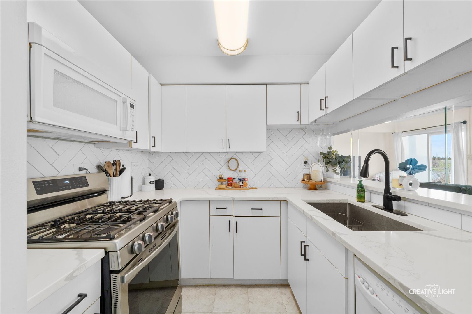 2437 Devonshire Court