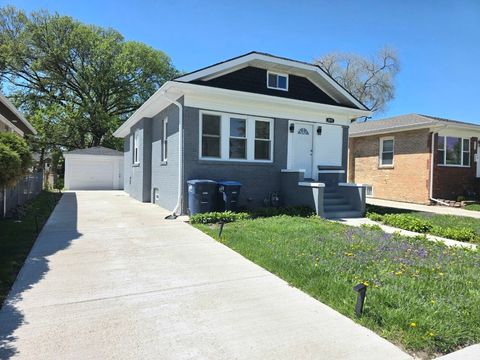 Photo of 2010 S 7th Avenue, Maywood, IL 60153 (MLS # 12624051)