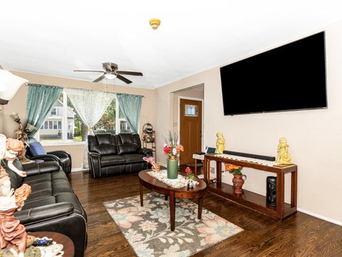 Tiny photo for 811 Glenwood Avenue, Joliet, IL 60435 (MLS # 12751291)