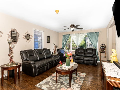 Tiny photo for 811 Glenwood Avenue, Joliet, IL 60435 (MLS # 12751291)