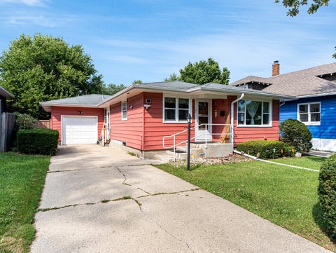 Tiny photo for 811 Glenwood Avenue, Joliet, IL 60435 (MLS # 12751291)