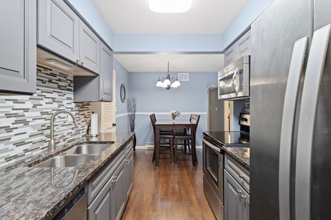 Tiny photo for 4115 W 98th Street #B, Oak Lawn, IL 60453 (MLS # 12572395)