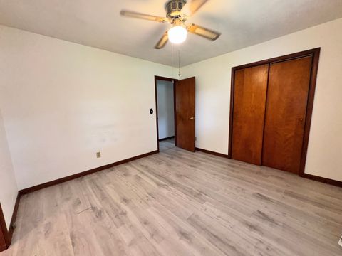 Tiny photo for 17 Crestwood LN, Centralia, IL 62801 (MLS # 12658935)