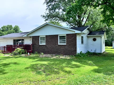 Tiny photo for 17 Crestwood LN, Centralia, IL 62801 (MLS # 12658935)