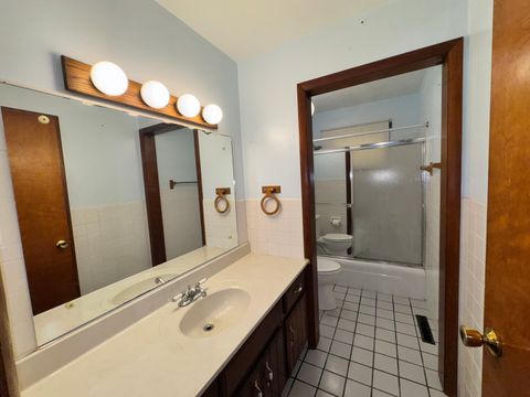 Tiny photo for 17 Crestwood LN, Centralia, IL 62801 (MLS # 12658935)