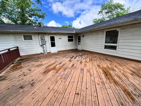 Tiny photo for 17 Crestwood LN, Centralia, IL 62801 (MLS # 12658935)