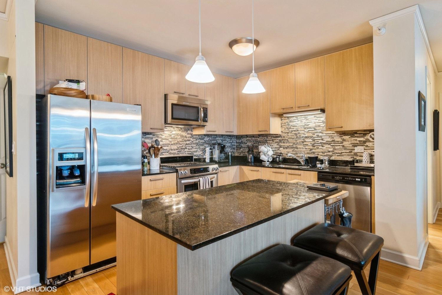 225 N Columbus Drive 6608