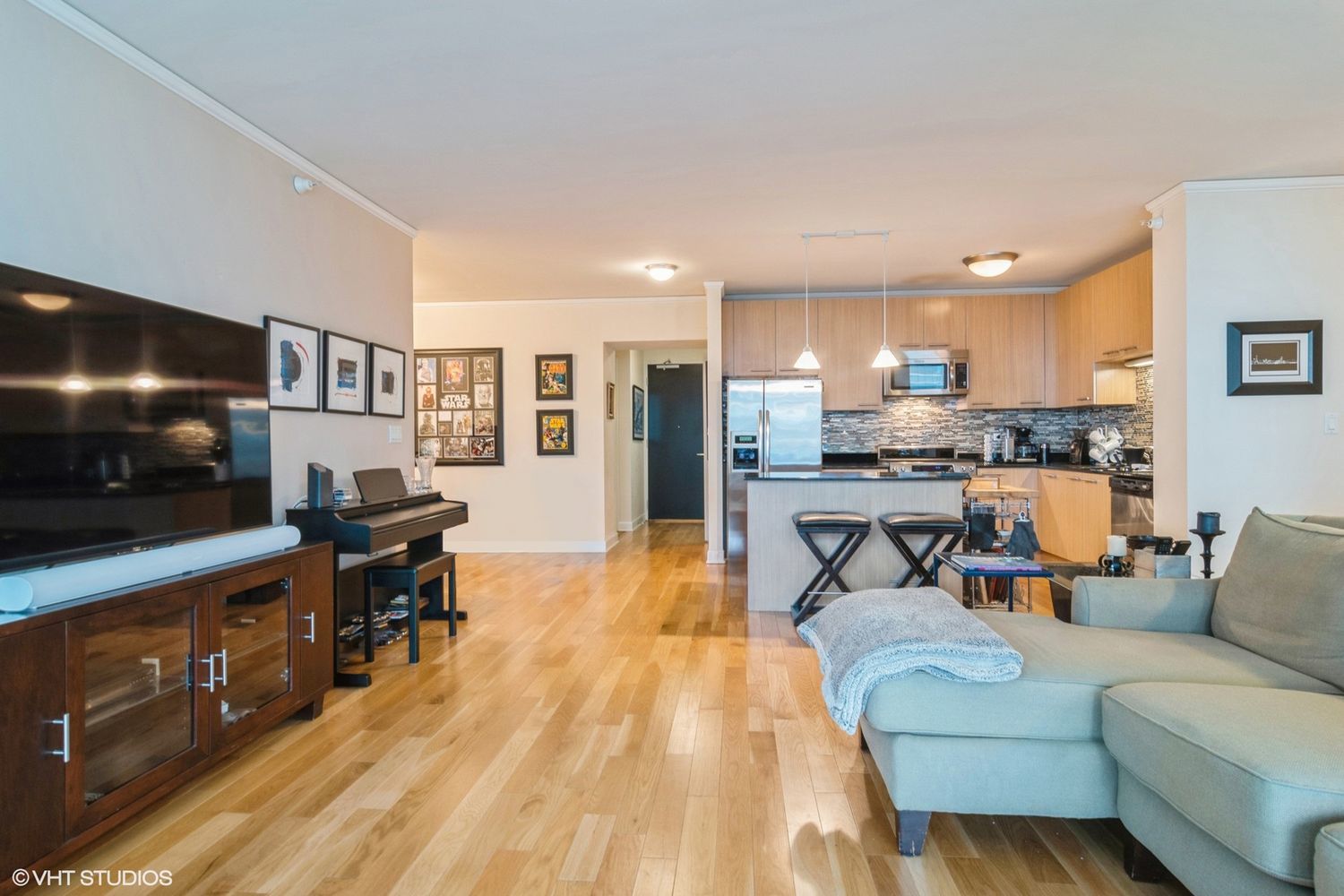 225 N Columbus Drive 6608