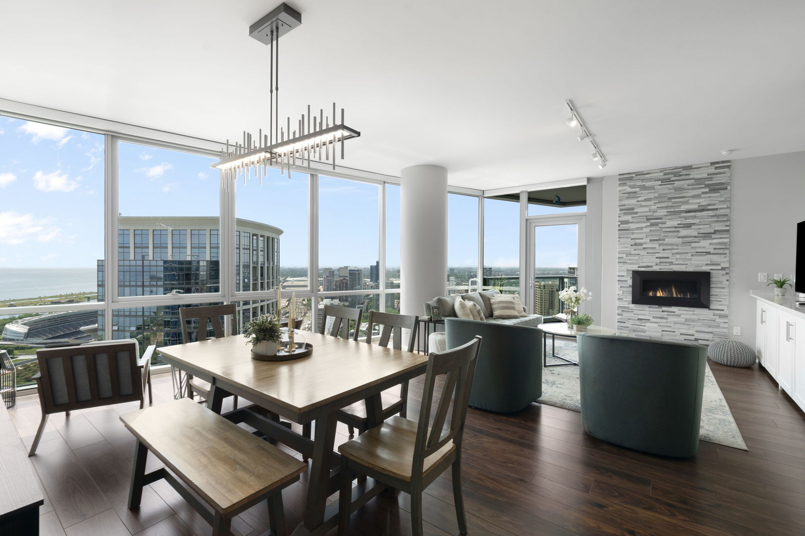 1201 S Prairie Avenue 3605